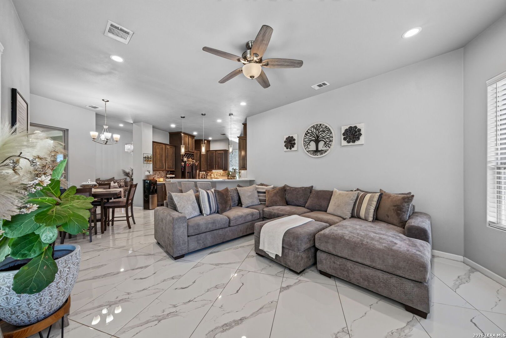 124 County Road 2662, Devine, TX 78016 — photo 3