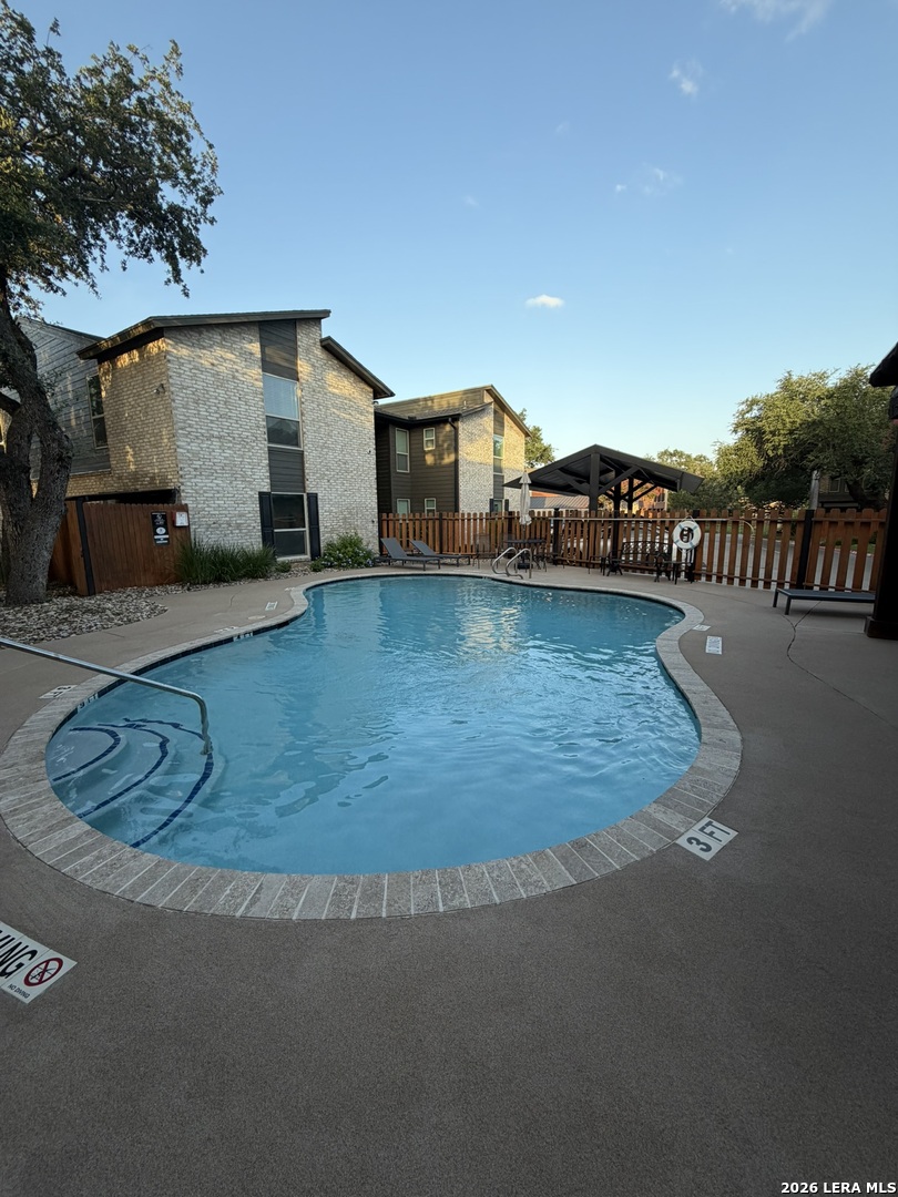 2718 Old Field Drive 302 — photo