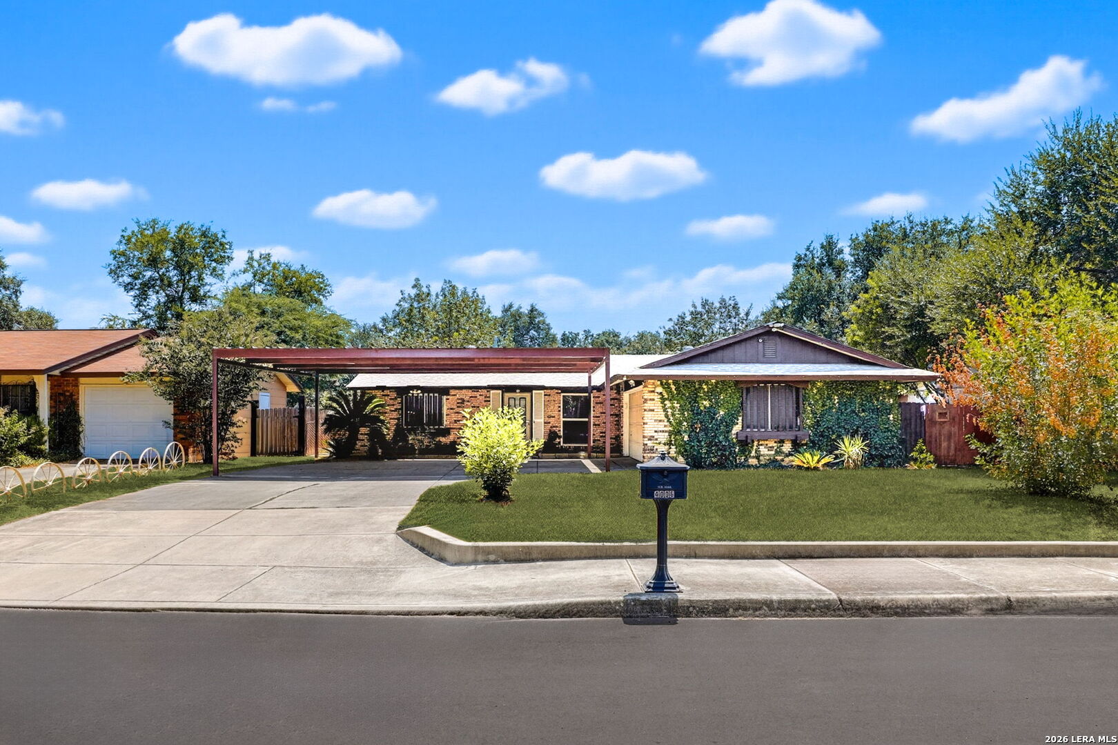 4006 Bretton Rdg — photo