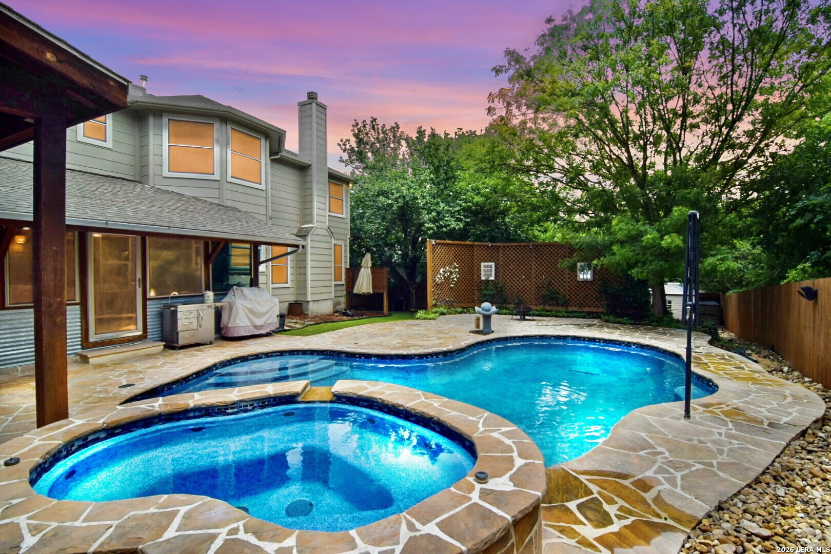 8708 Laurel Canyon — photo