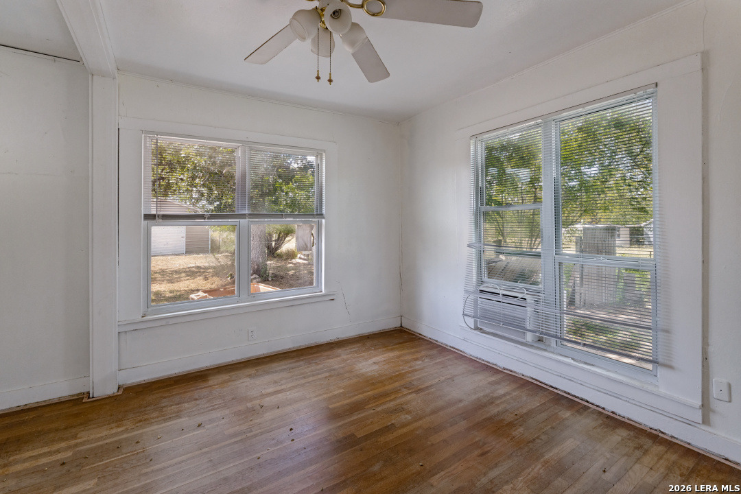 231 Elm Avenue, Luling, TX 78648 — photo 3