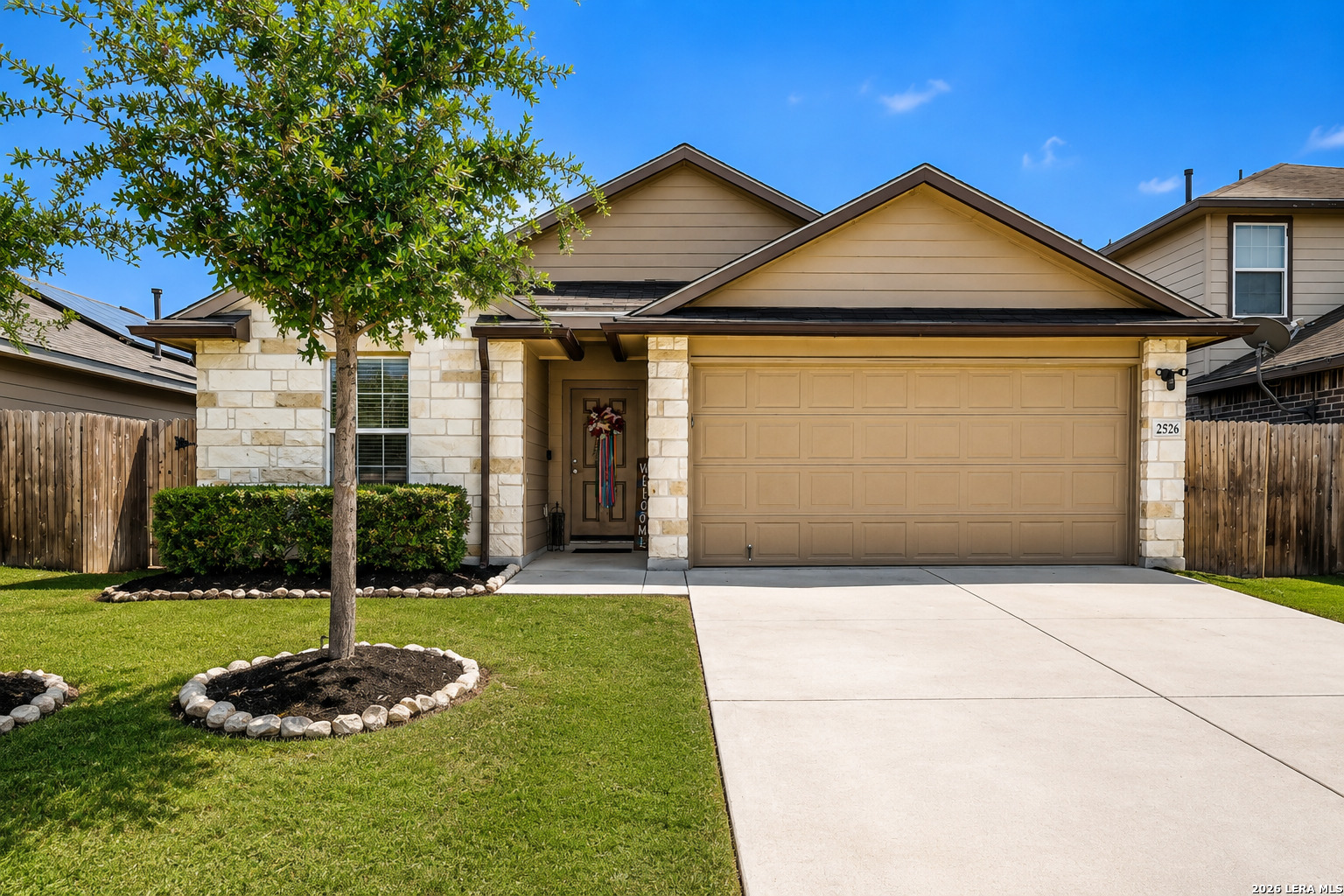 2526 Live Oak Pass — photo