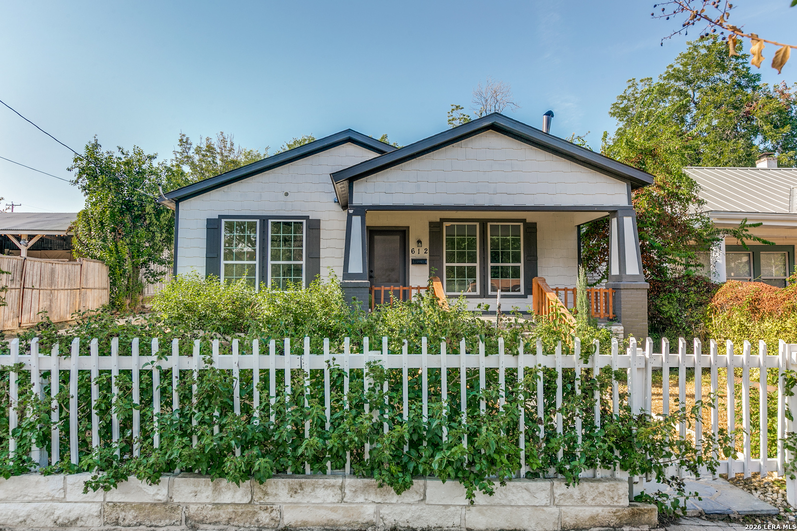 612 W Magnolia — photo