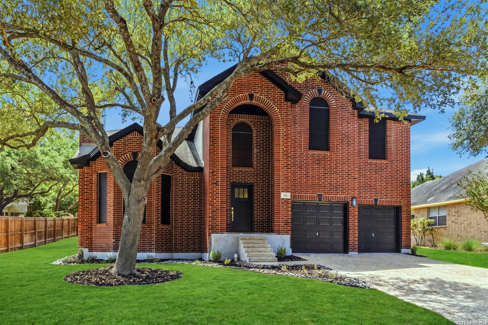 706 Arch Stone — photo