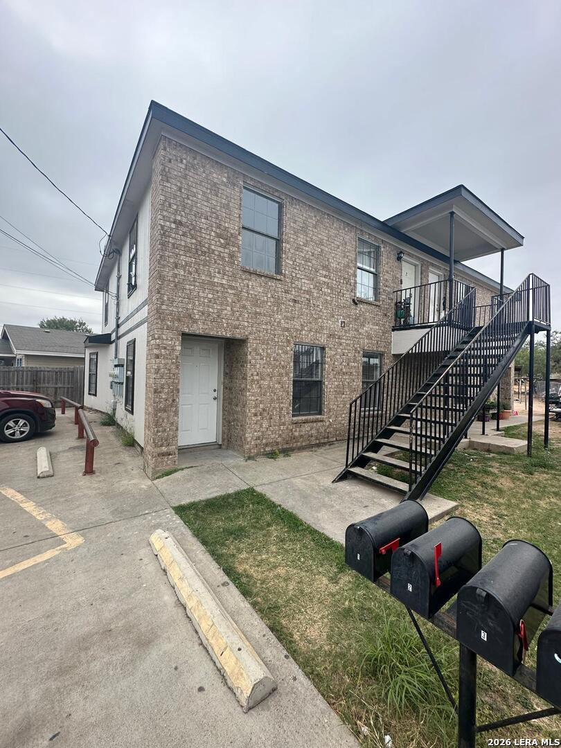 837 Medina 1 — photo