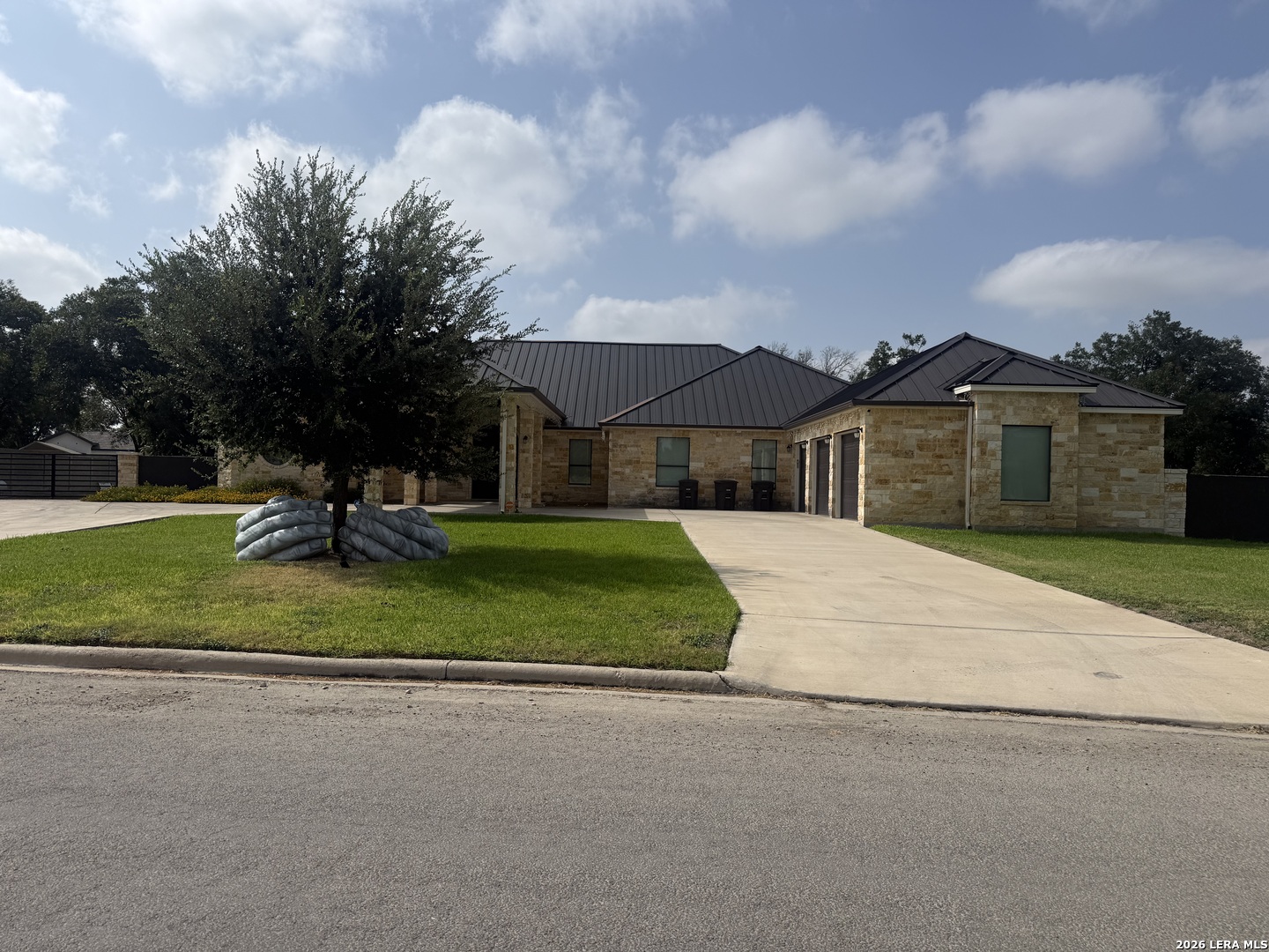 63 Eagle Nest, Eagle Pass, TX 78852 — photo 2