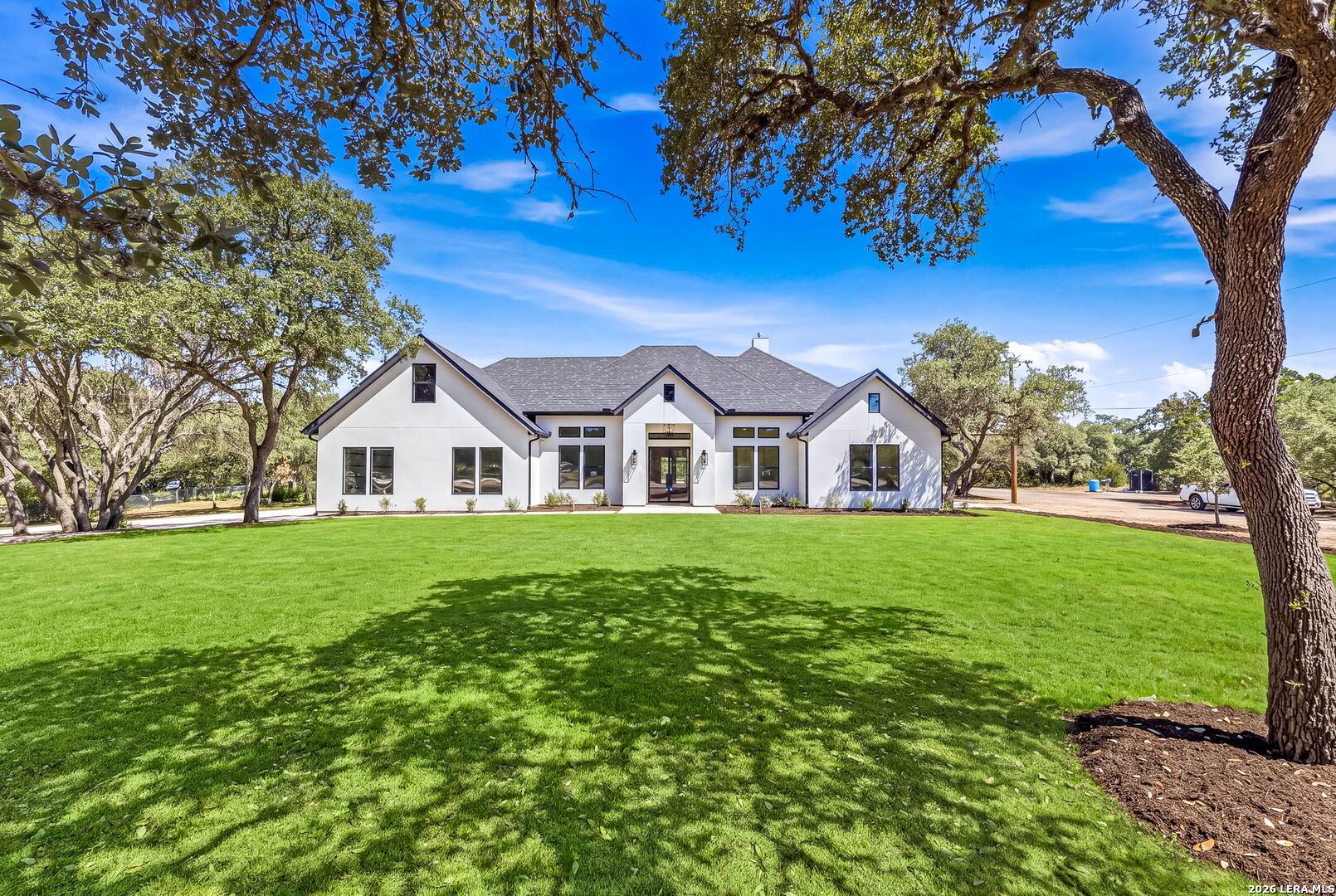 10005 Saxet Drive — photo