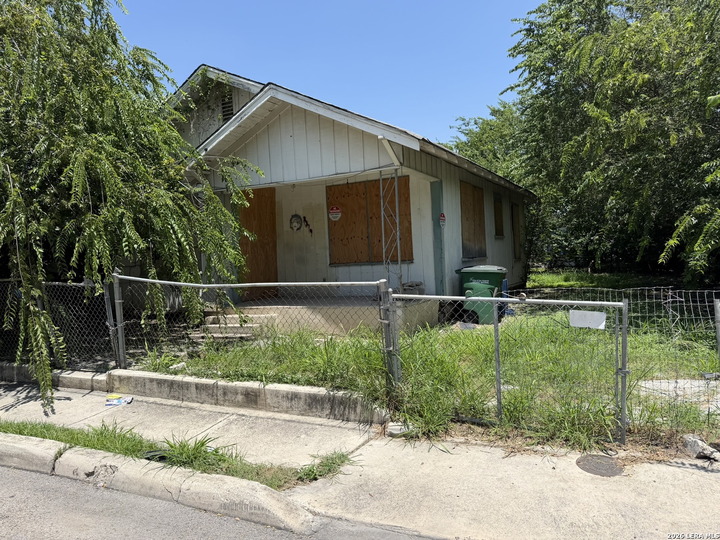 2319 W Poplar — photo