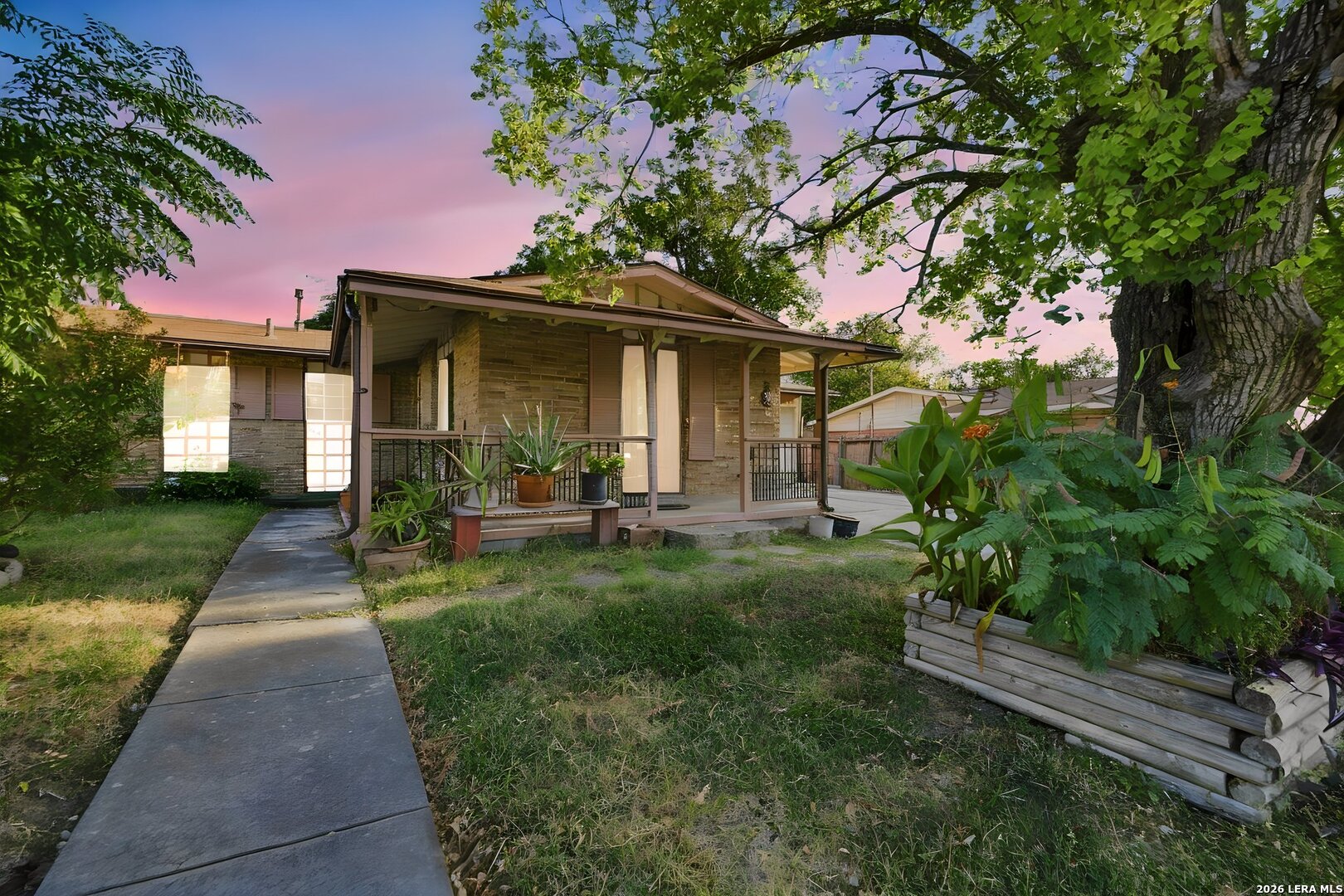4422 Bikini Drive — photo