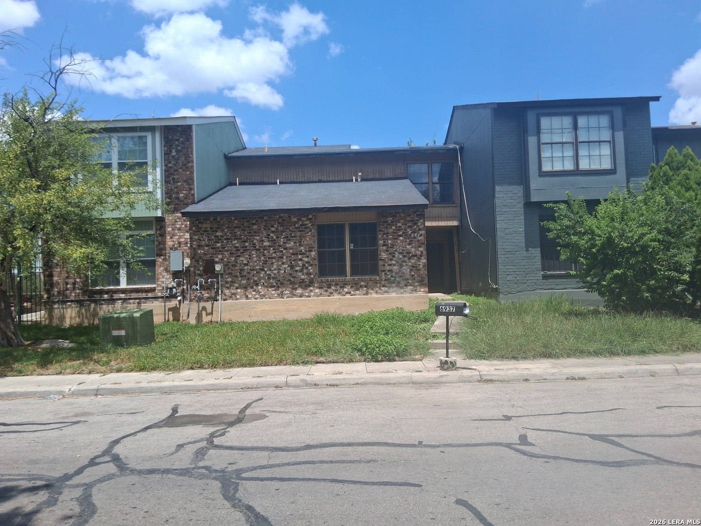 6937 Neston — photo