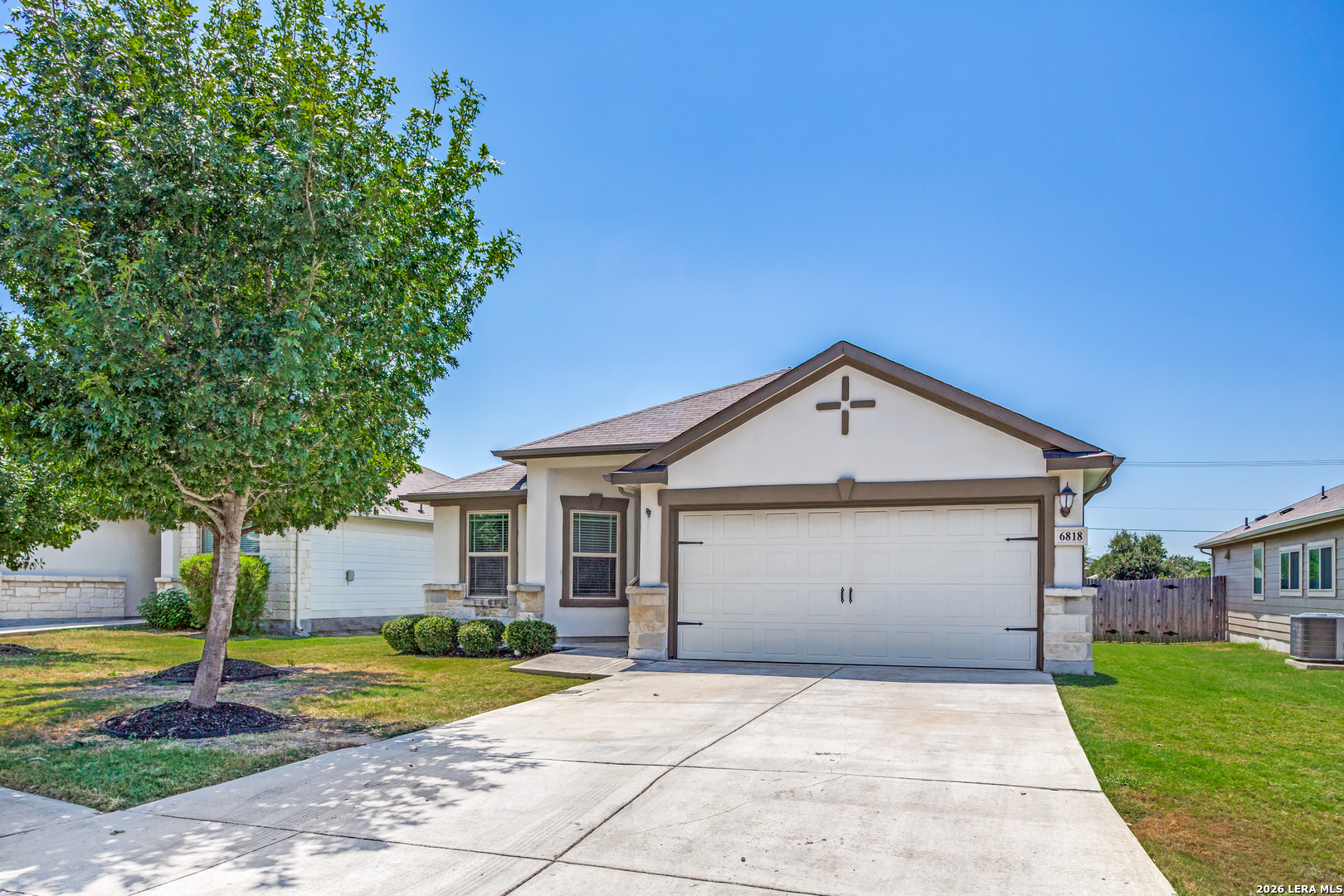 6818 Dashmoor Crk — photo