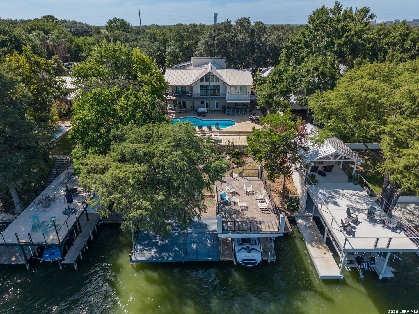 180 Lake Ridge Drive — photo