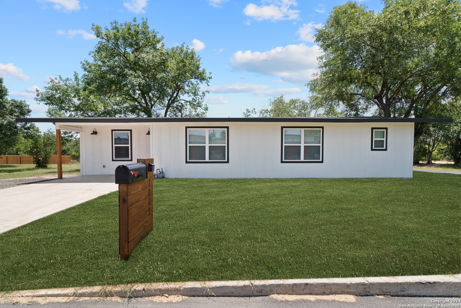 1003 Tabernacle Street — photo