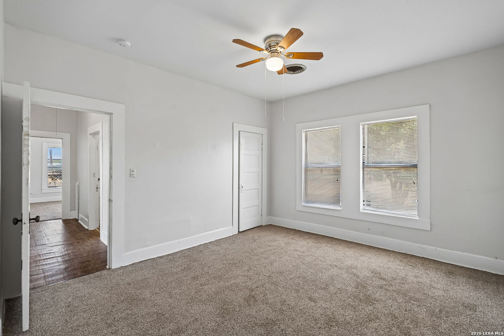 201 E Harris Street, Dilley, TX 78017 — photo 3