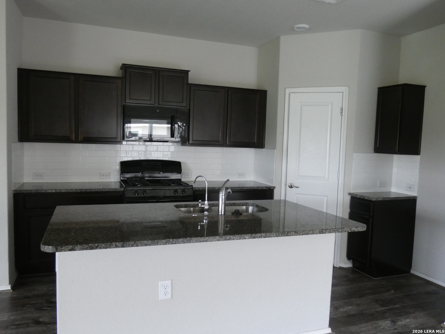 935 Watson Way — photo