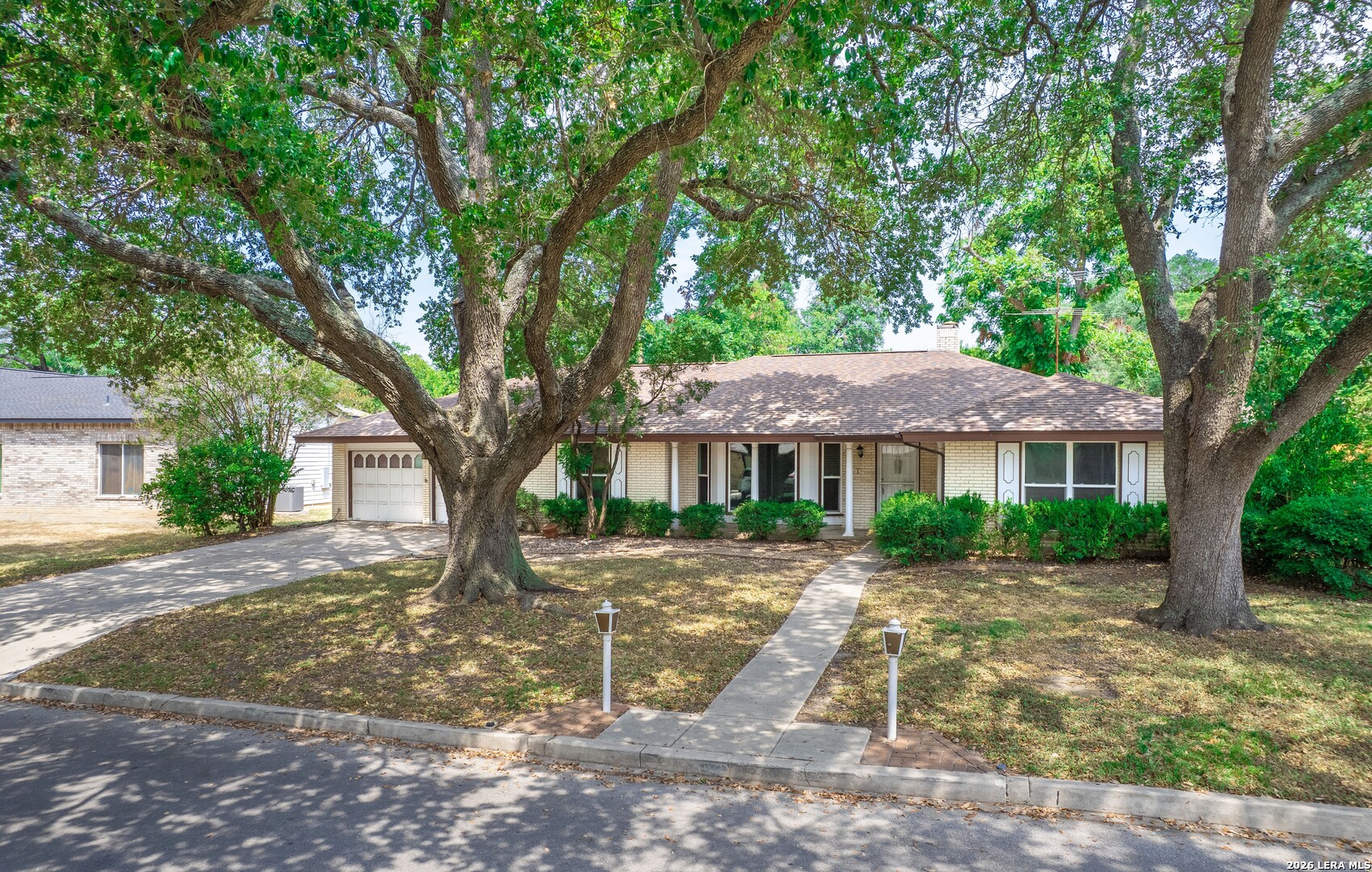 621 Balfour Drive — photo