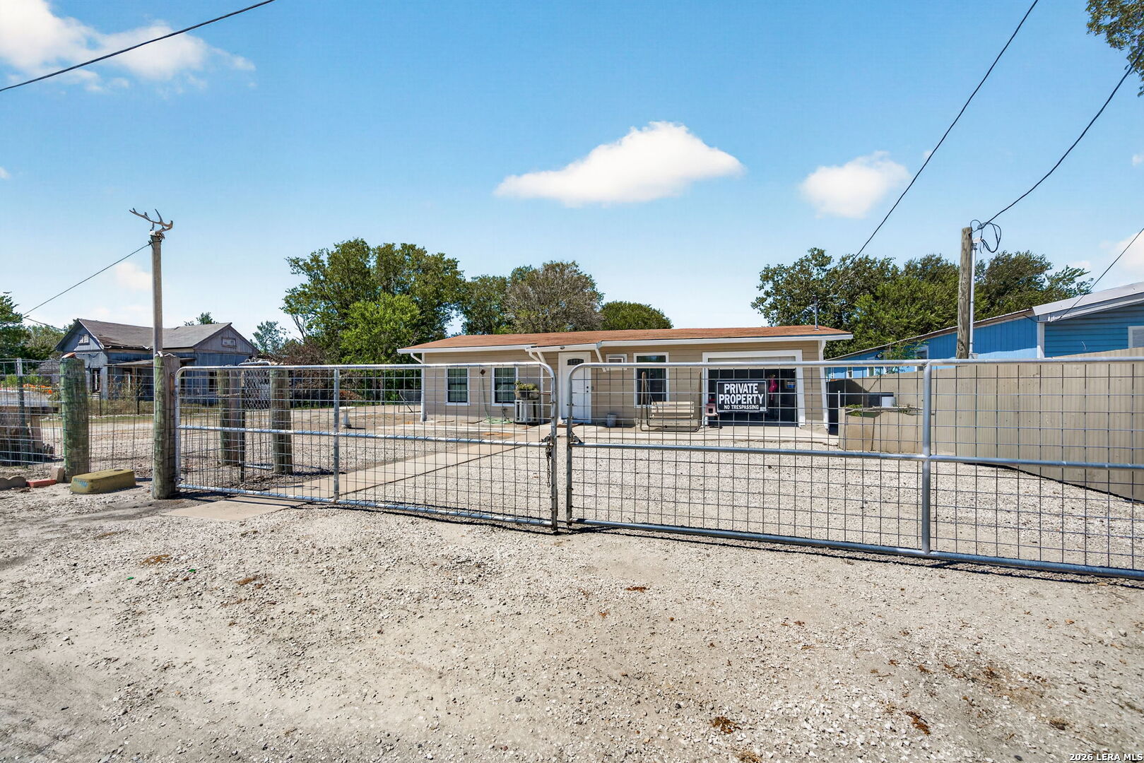850 FM 743 — photo