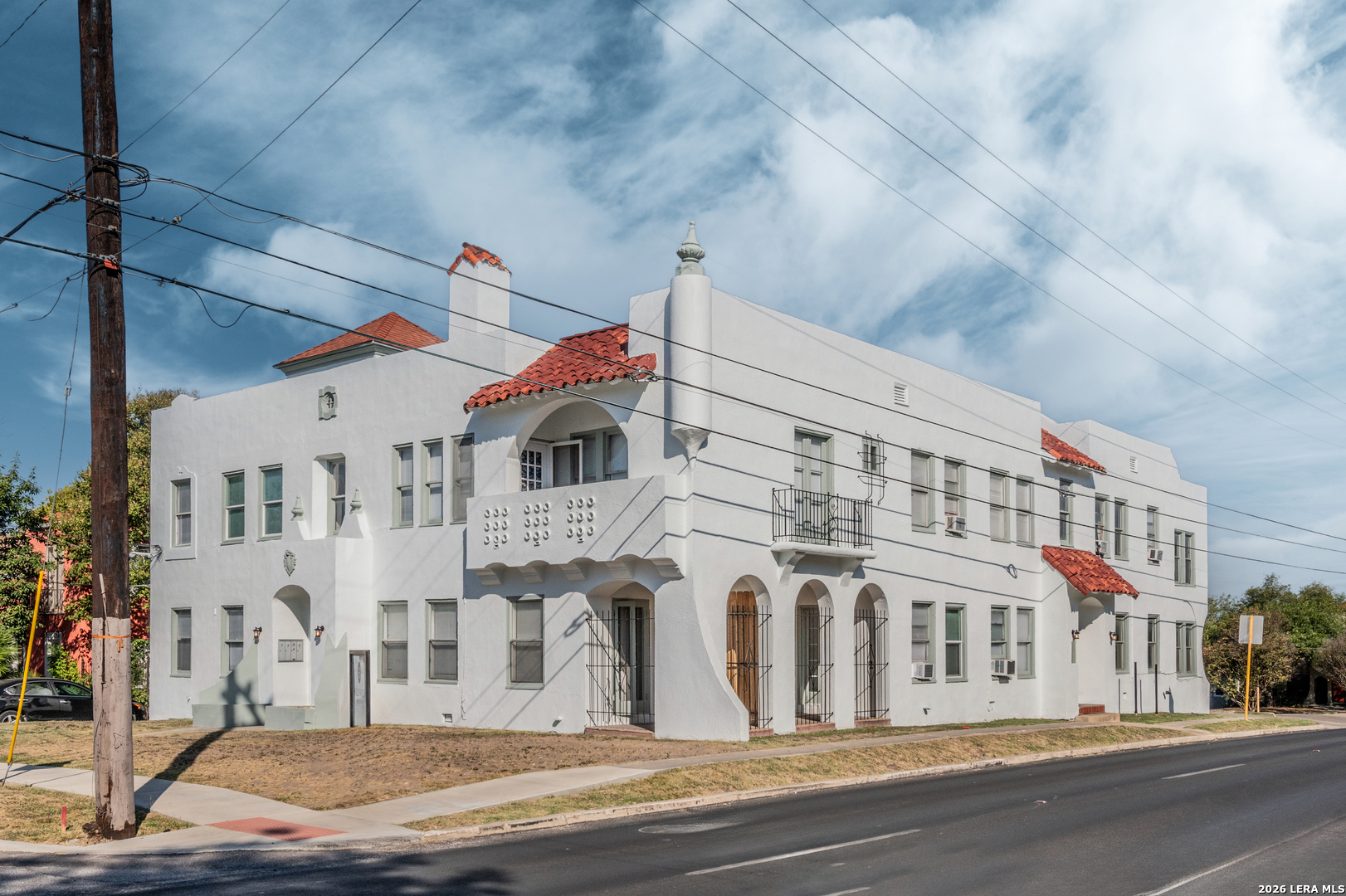 403 W Hollywood Avenue — photo