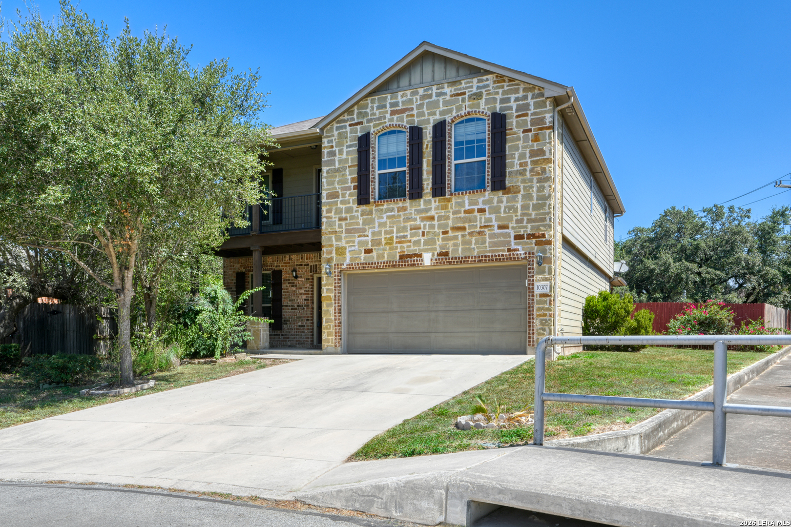 10307 Walnut Crest — photo