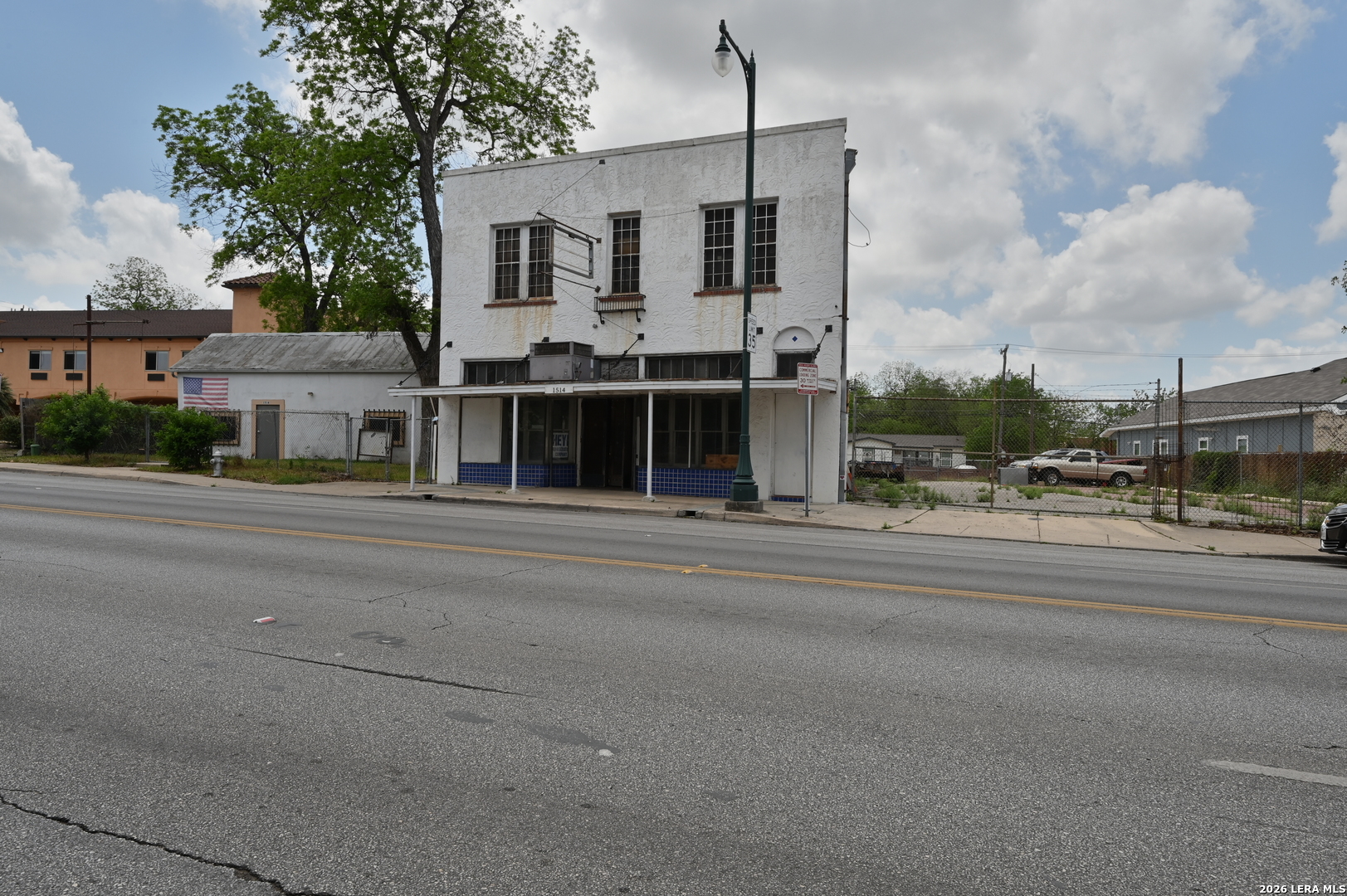 1514 E Commerce Street — photo