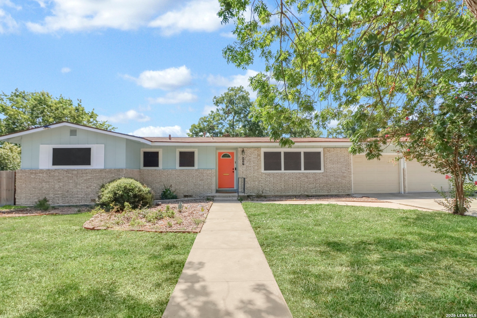 827 W Merriweather Street — photo
