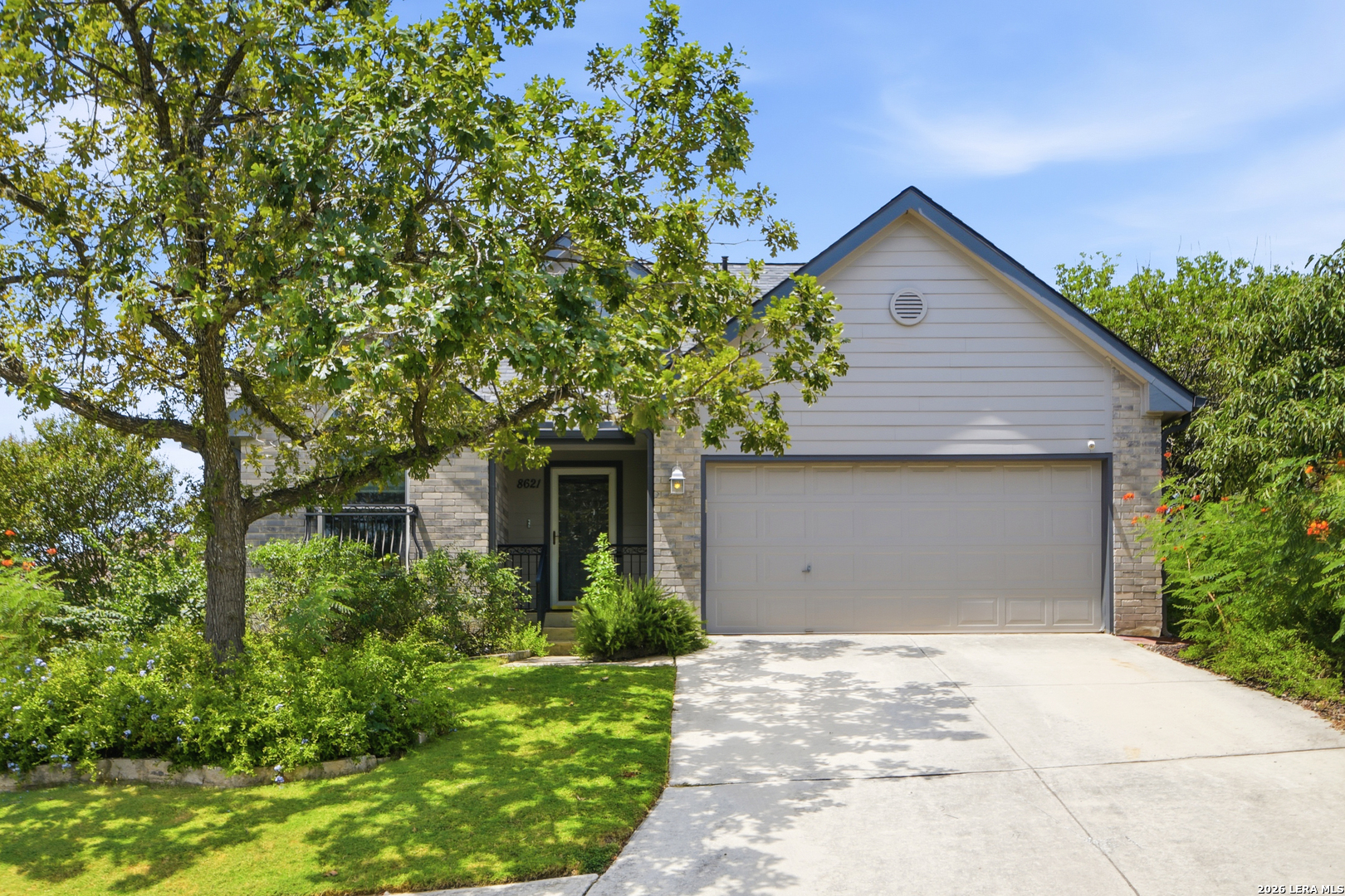 8621 Wood Falls — photo