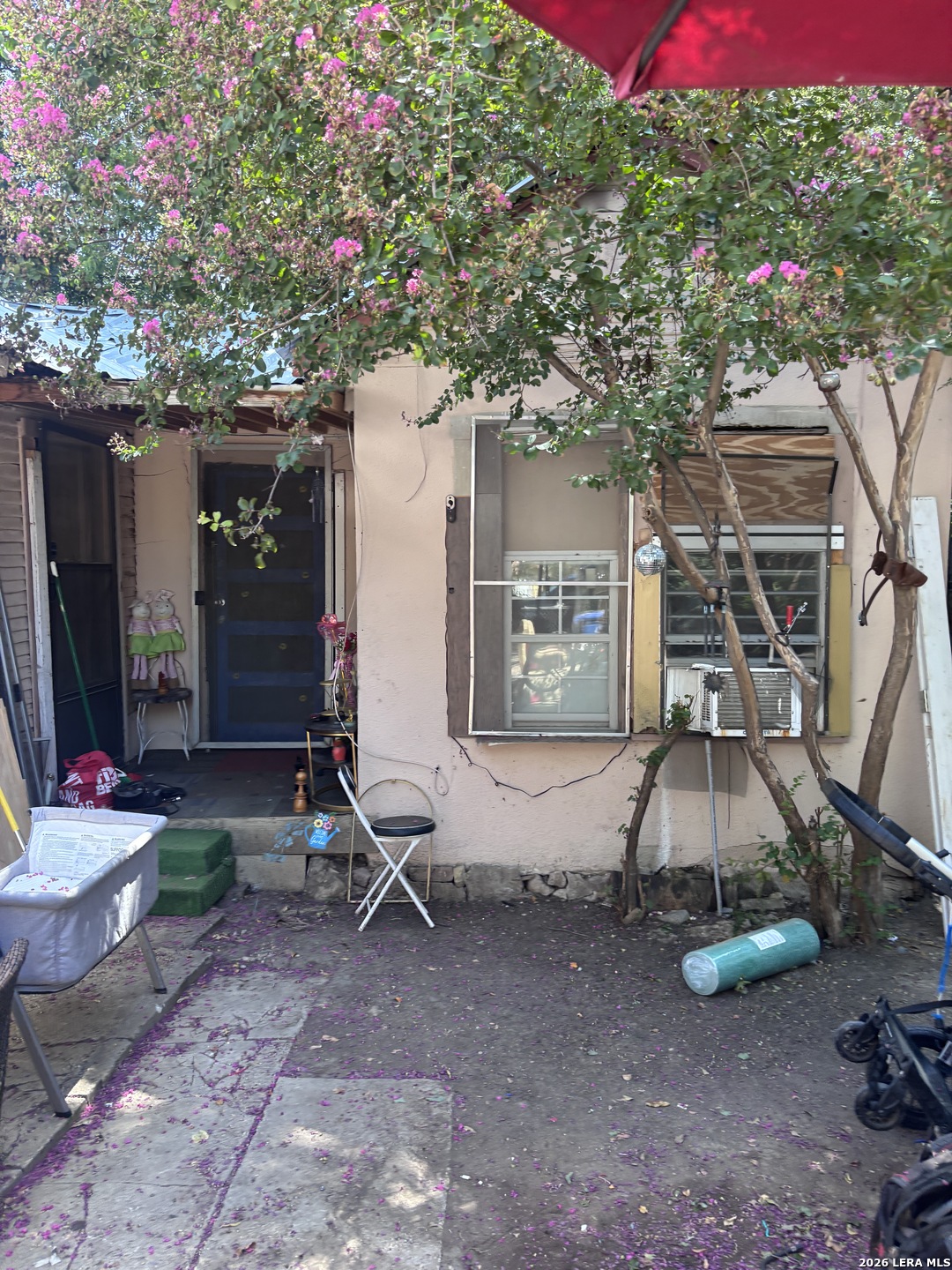 2210 S Trinity Street — photo