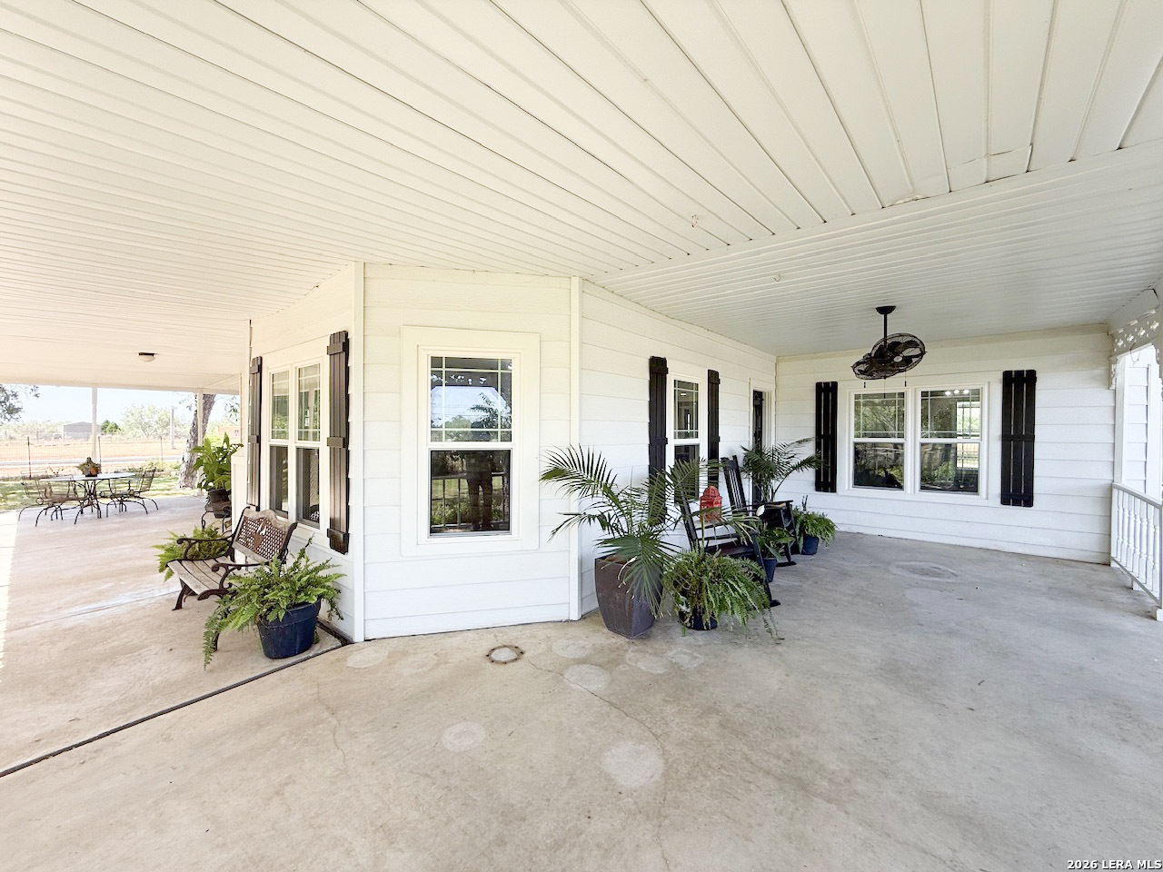901 Zig Zag Avenue, Devine, TX 78016 — photo 3