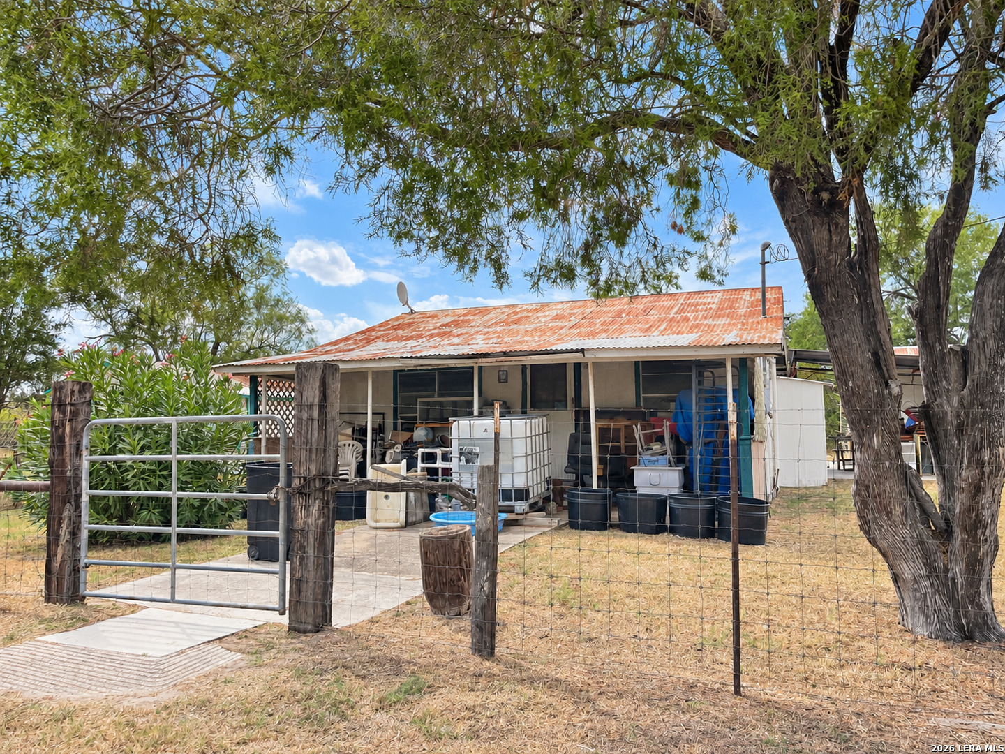 19195 FM 791 — photo
