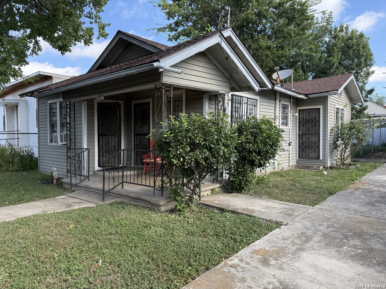 2907 Morales Street — photo