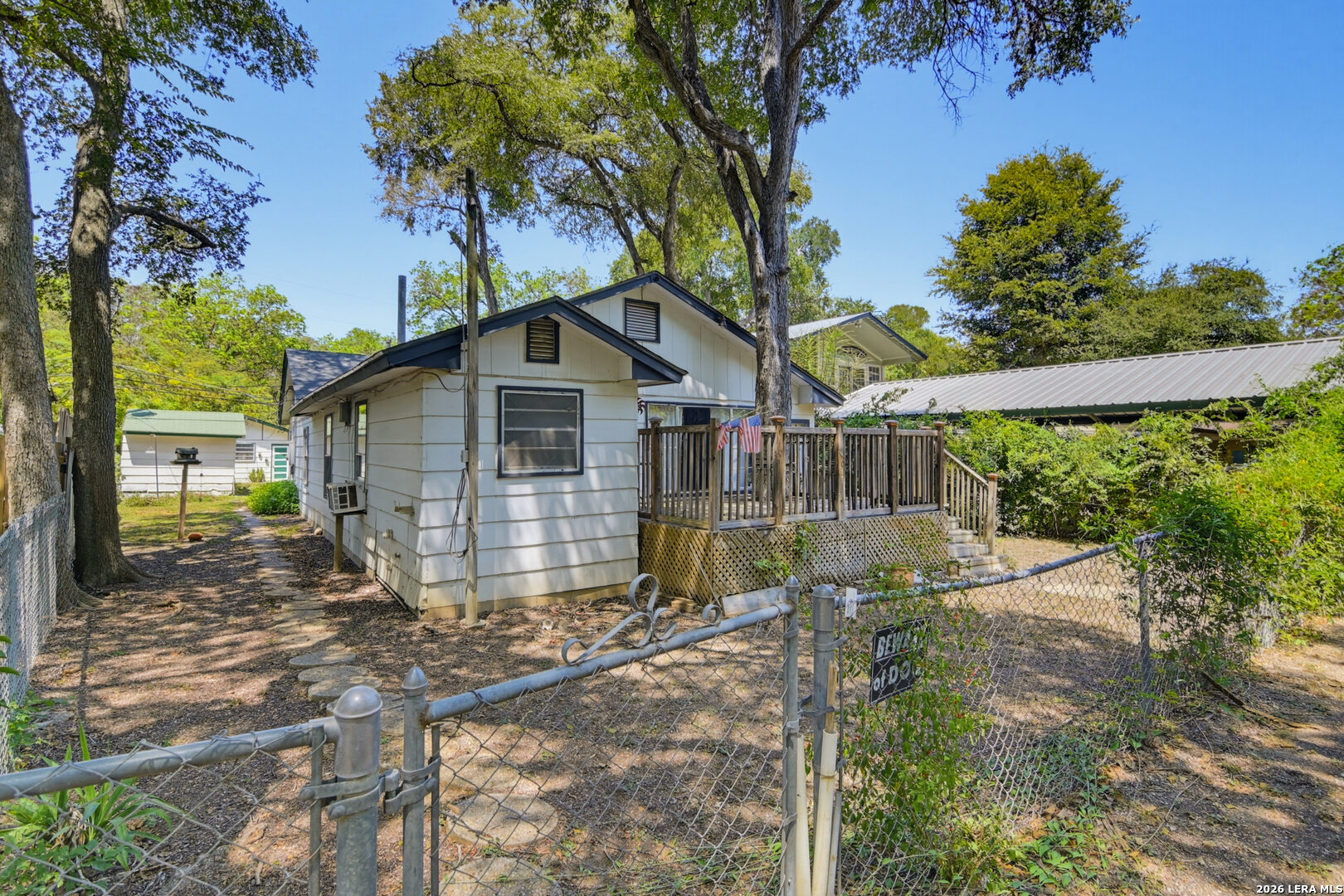 924 Lake Drive — photo