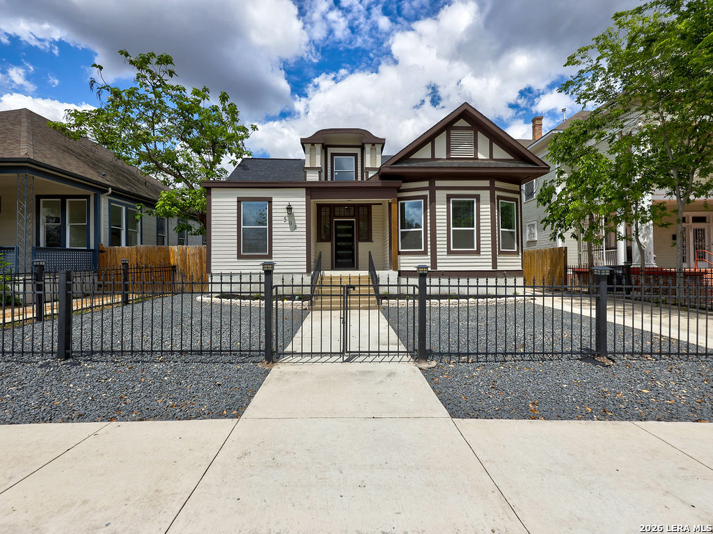 507 W Mistletoe Avenue — photo