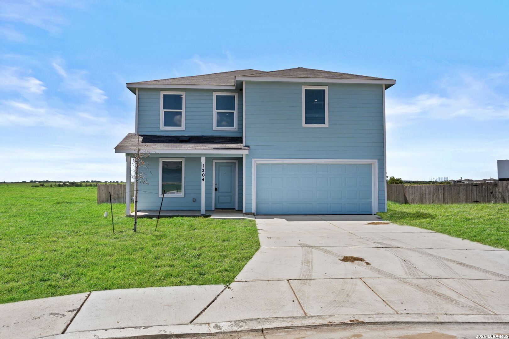 1204 Commander CV — photo