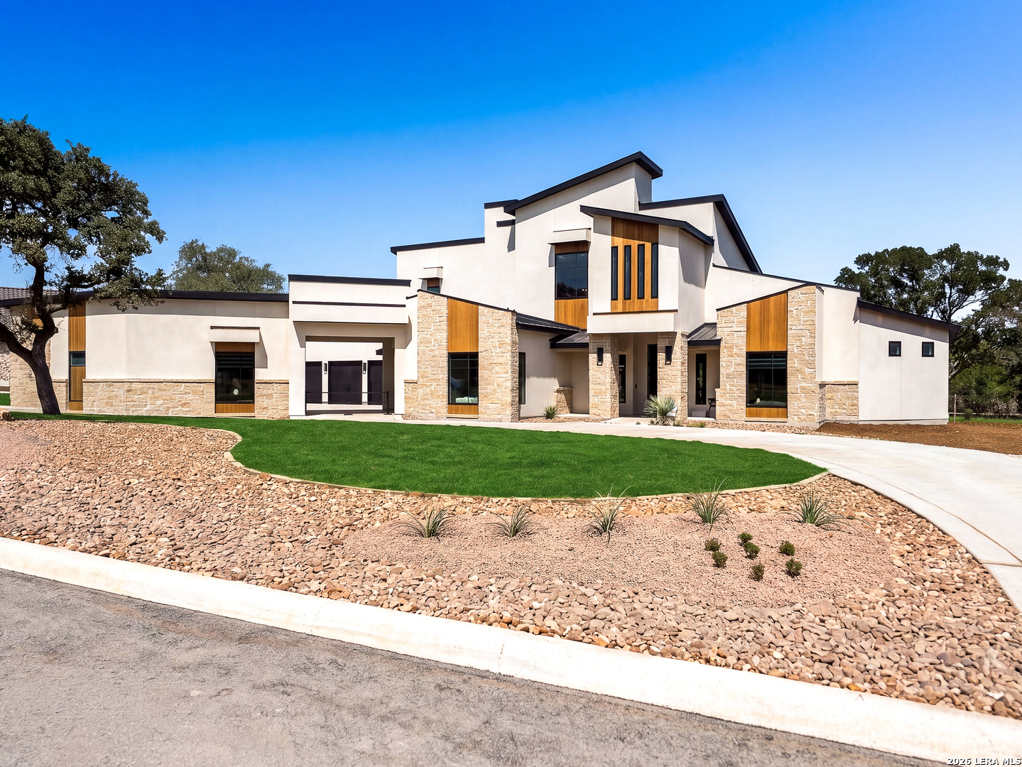 85 Ranch Hts — photo