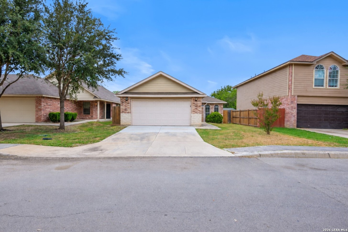 6911 Heathers Way — photo
