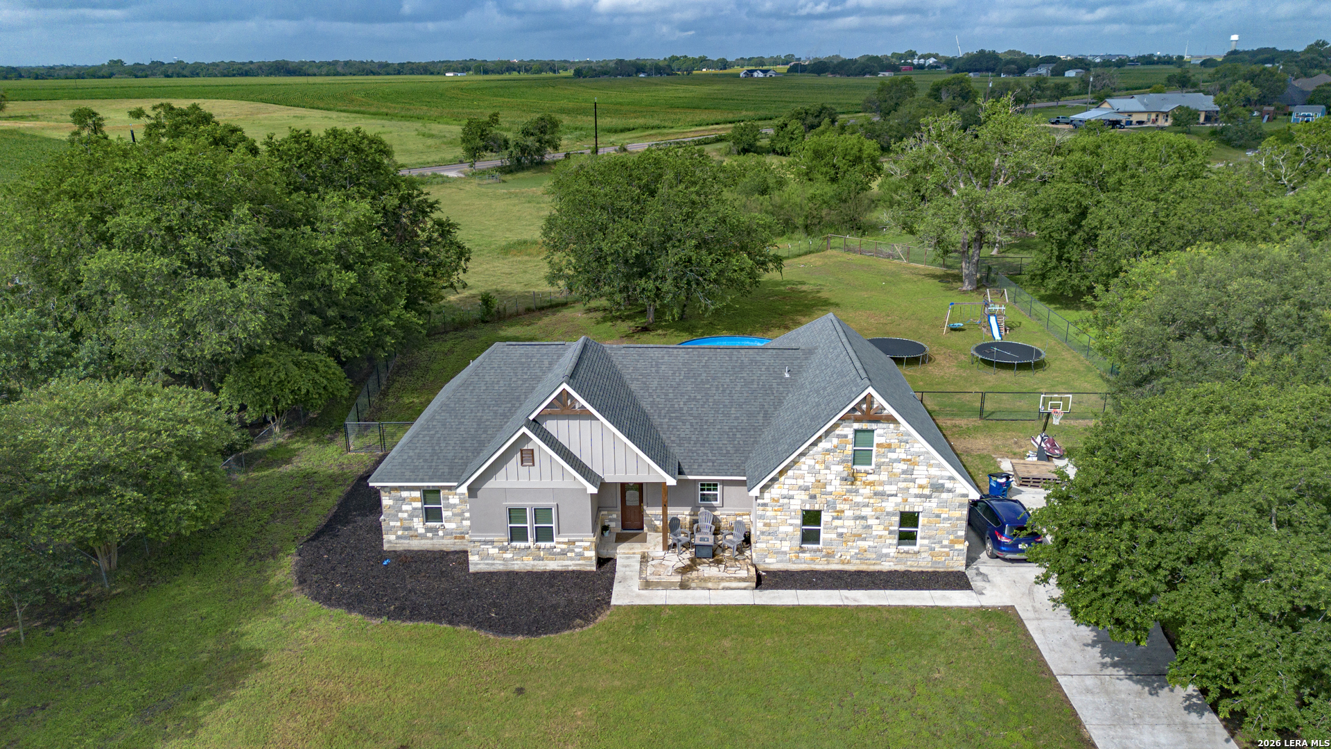 140 Oak Springs Drive — photo