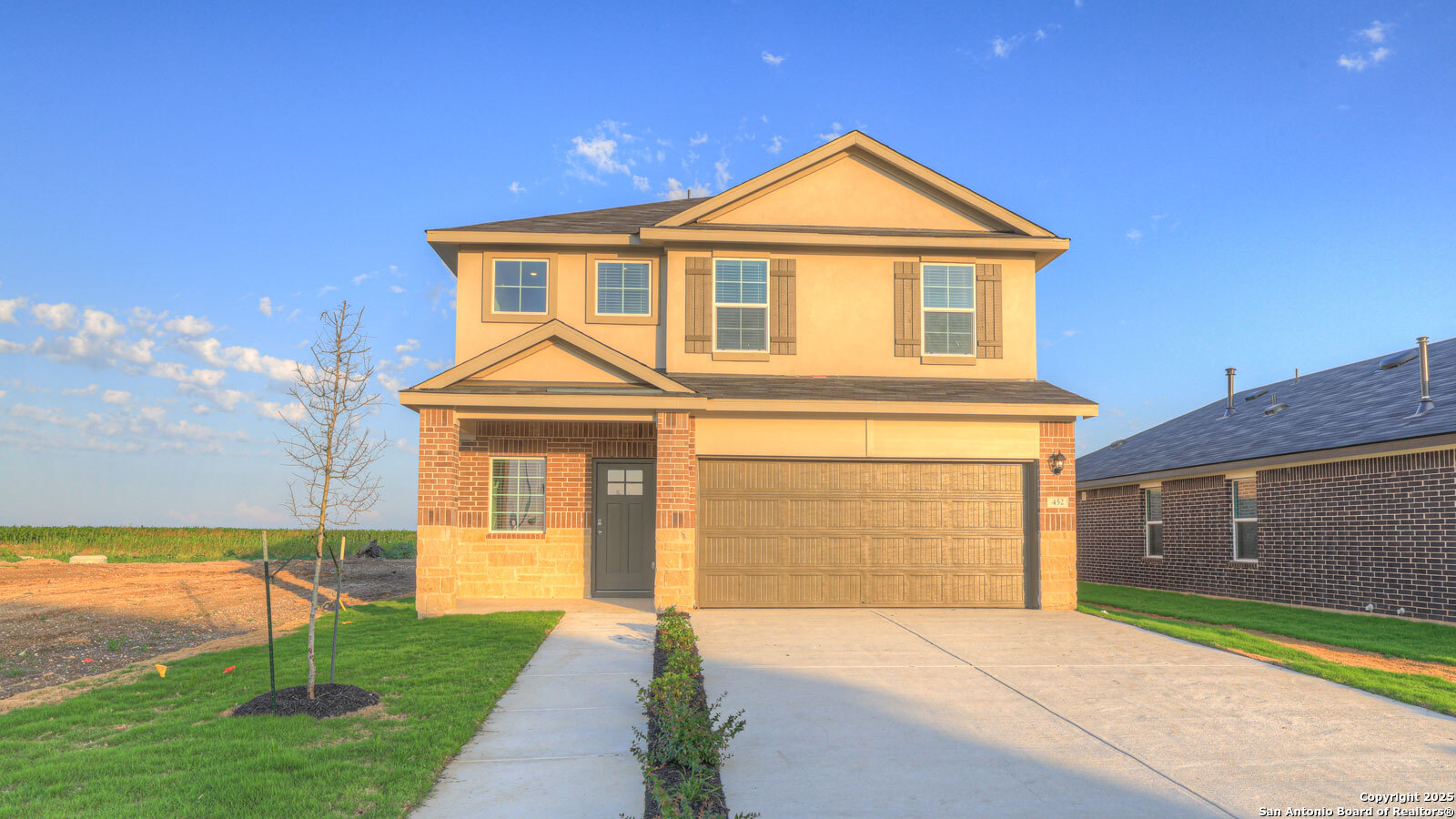 245 Raymondville Path — photo