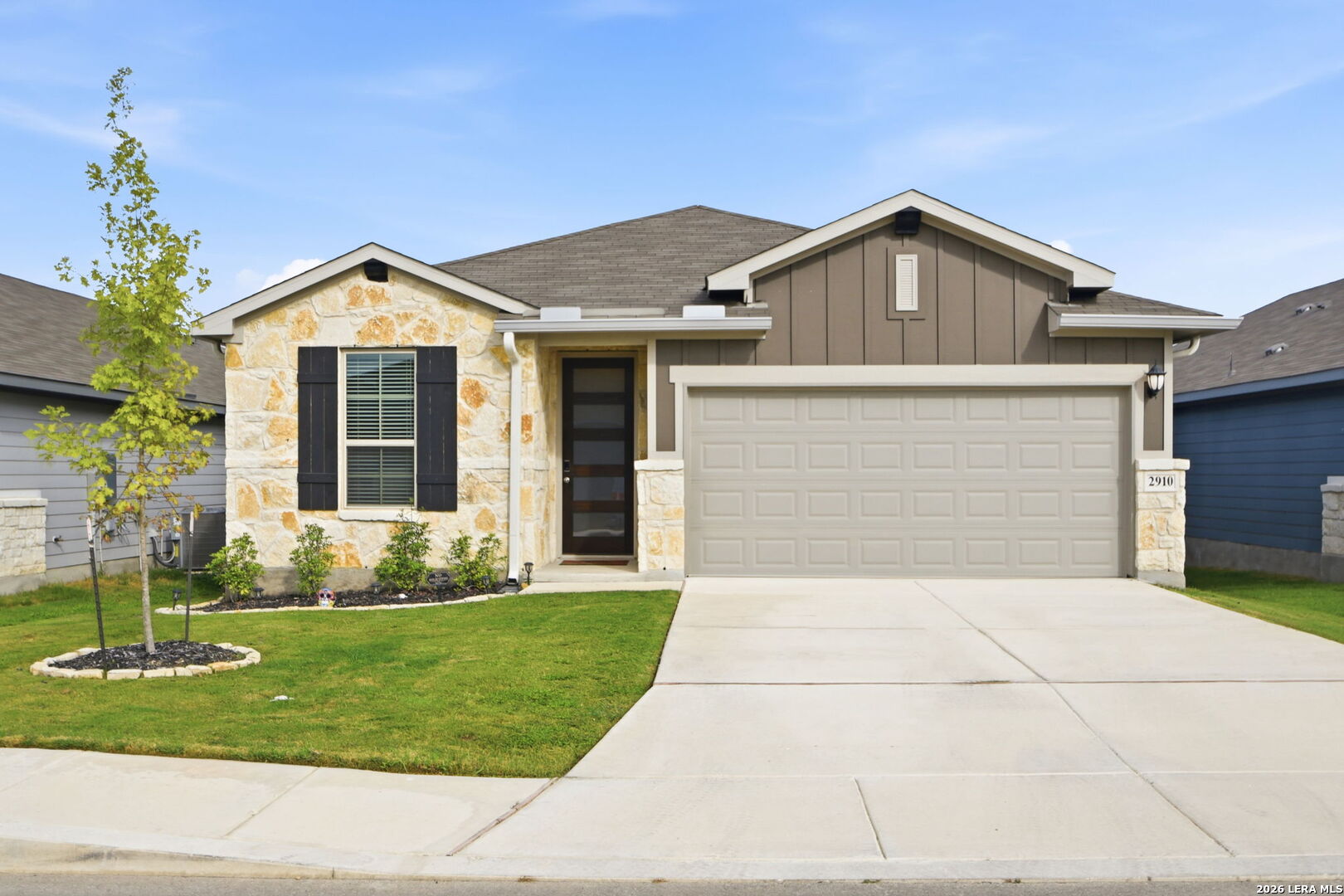2910 Clemente Way — photo