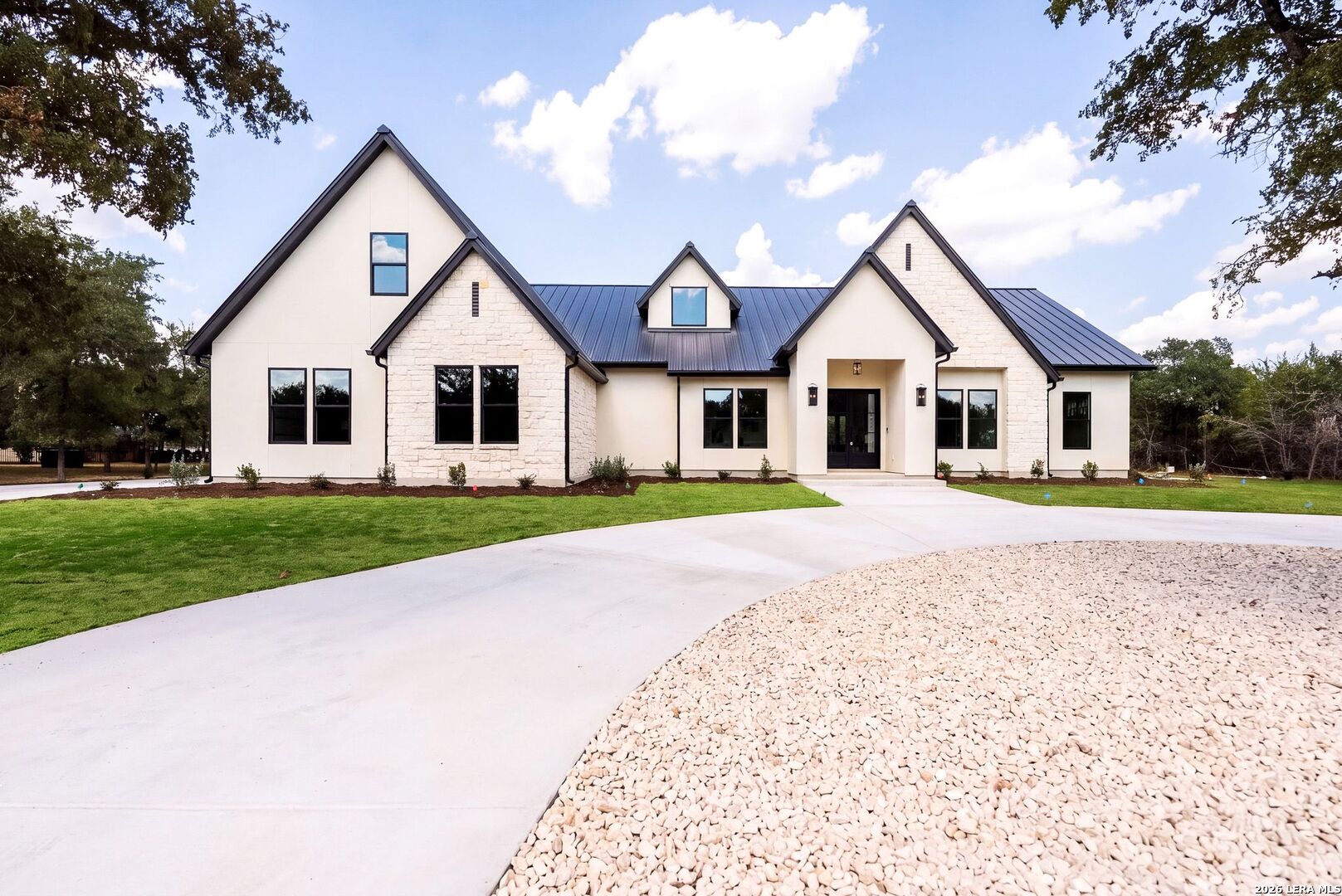 31422 Stephanie Way — photo