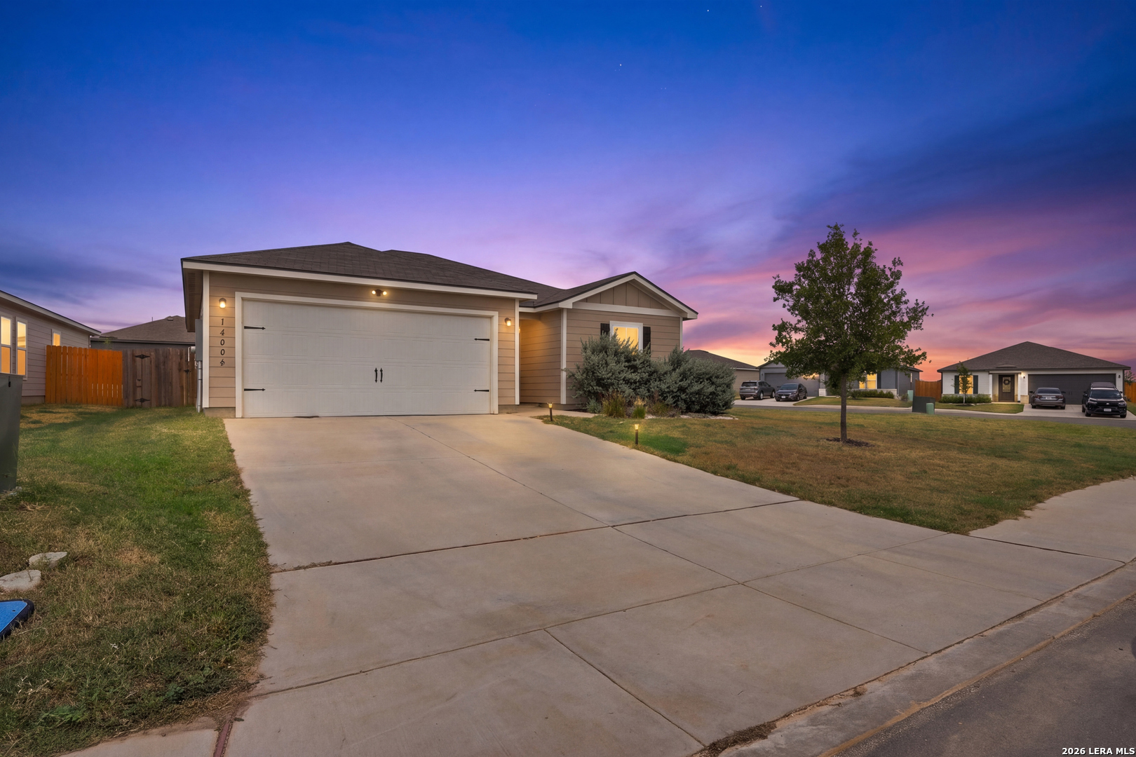 16000 Stratford CV — photo