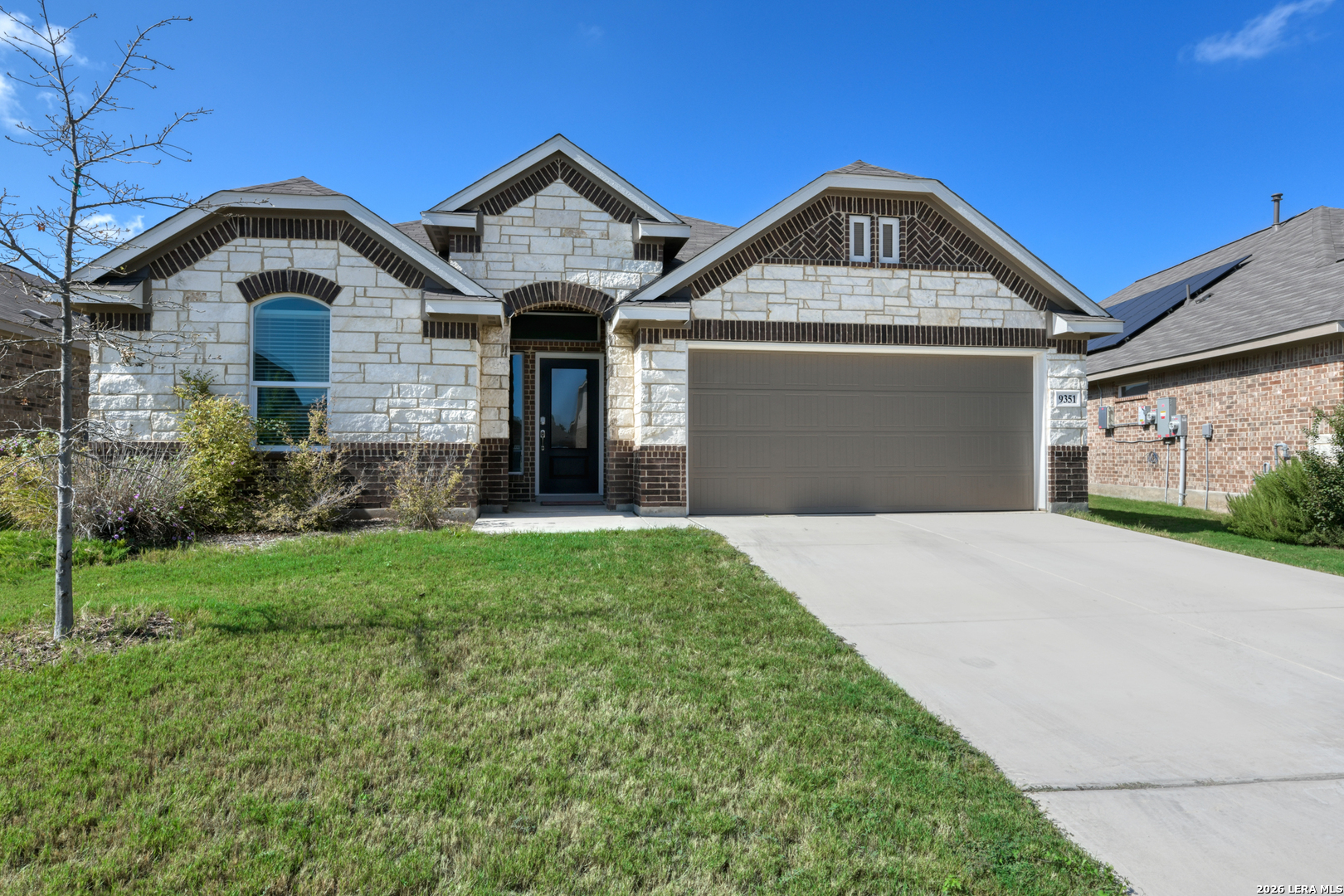 9351 Oxford Shire — photo