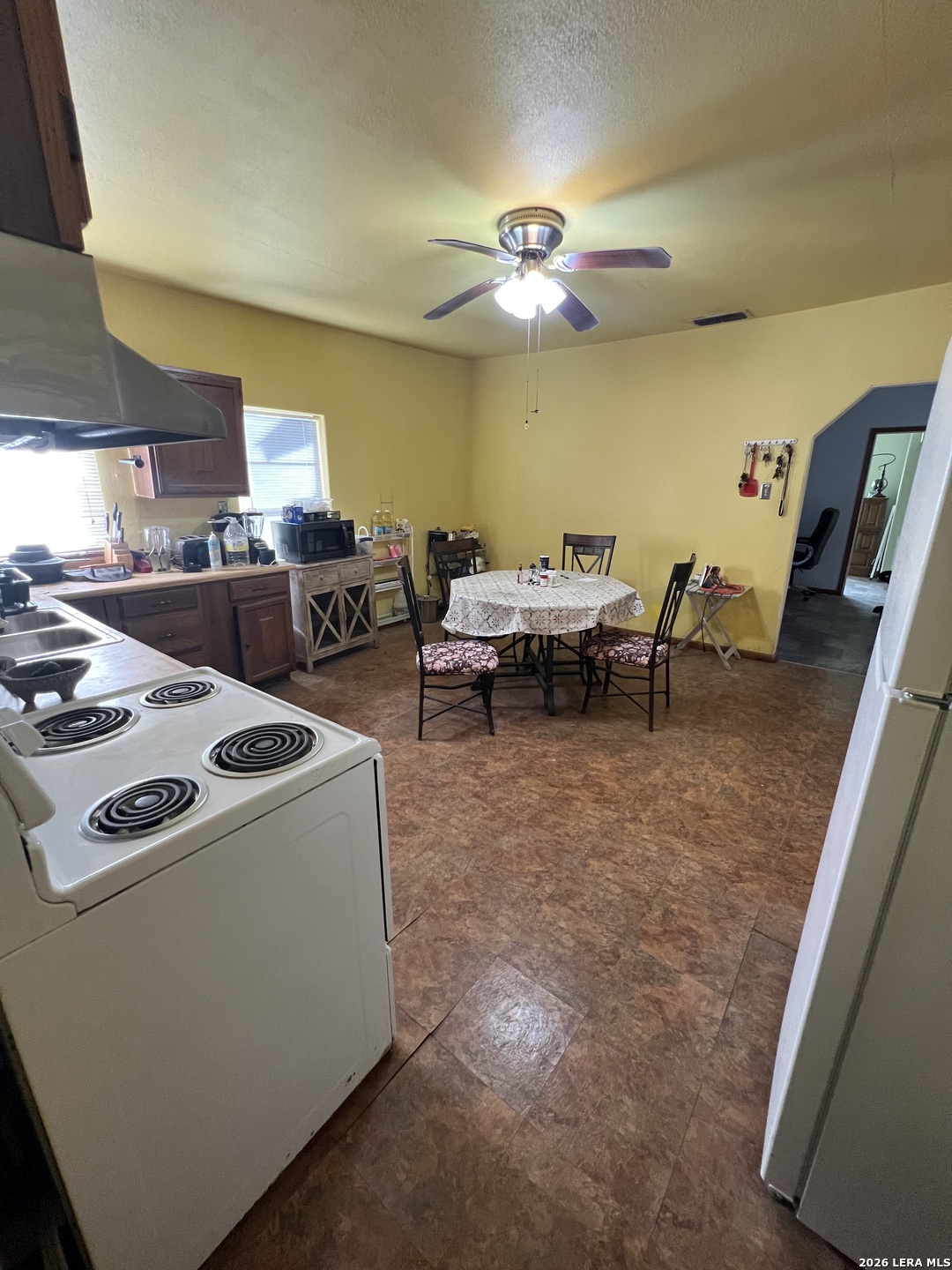 601 Como, Uvalde, TX 78801 — photo 3