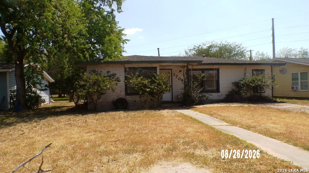 1708 Lucy Lane — photo