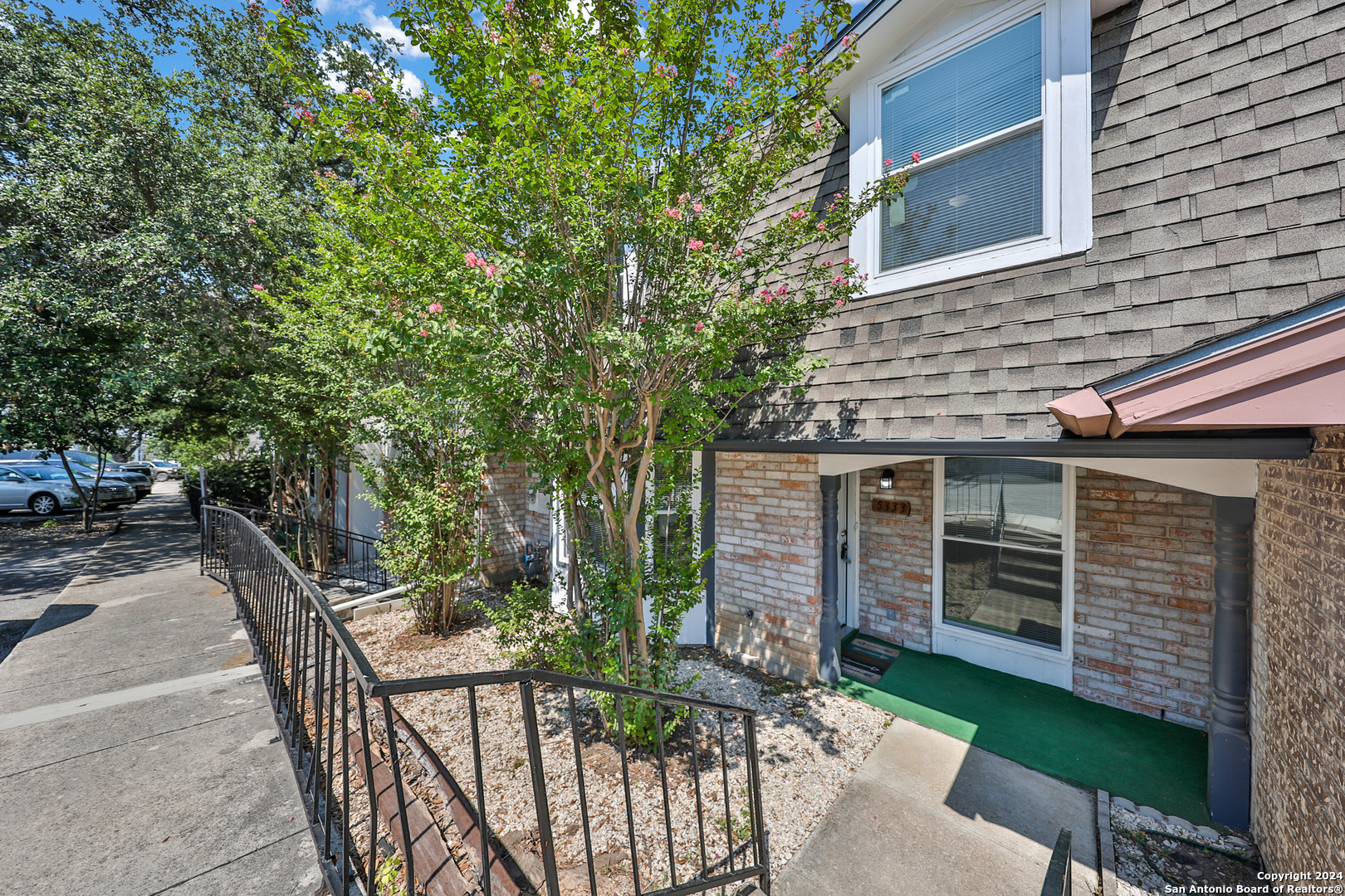 5333 Callaghan Road — photo