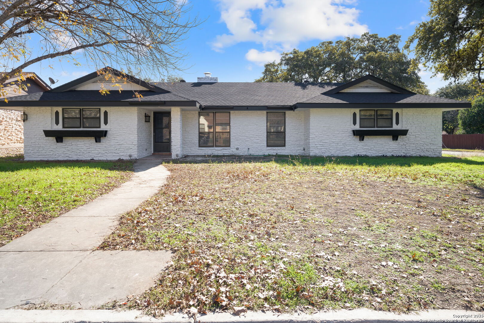 702 Fawndale — photo
