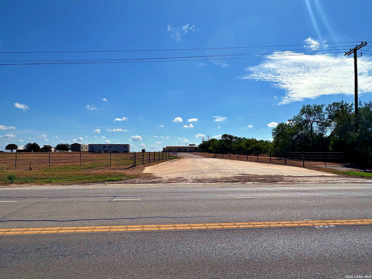 823 S State Highway 16 — photo