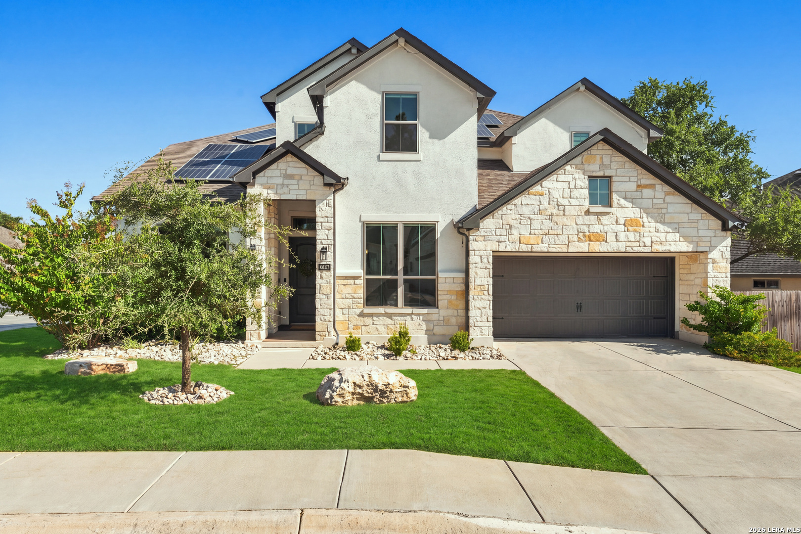 9041 Mendrin Rdg, Fair Oaks Ranch, TX 78015 — photo 2