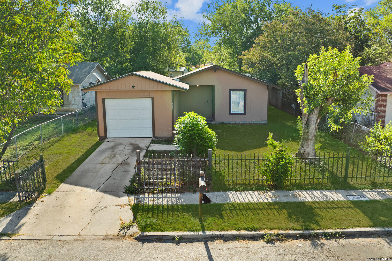 8314 Little Squaw Street — photo