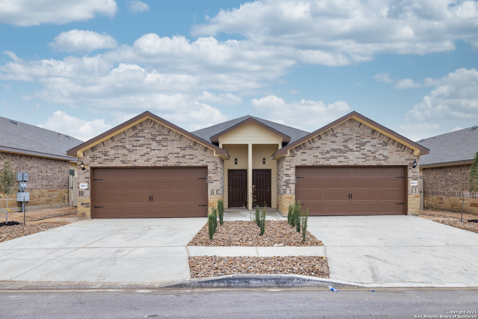 9211 Canyon Bnd 1 — photo