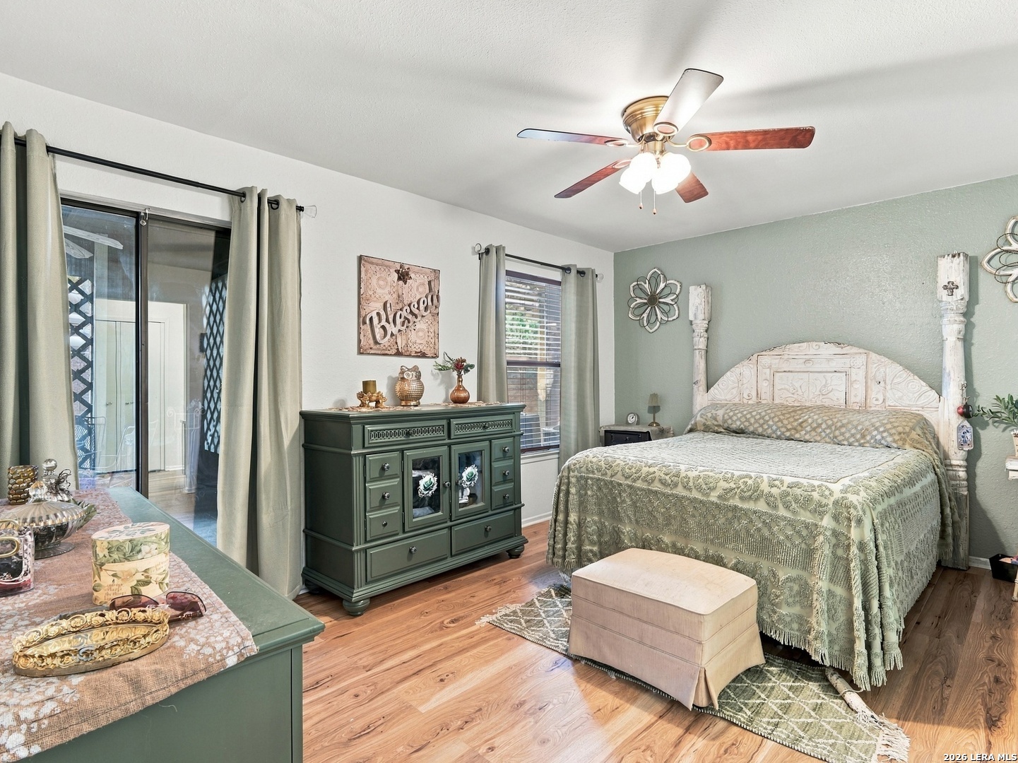 11520 Huebner 201 — photo
